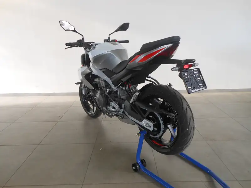 Aprilia Tuono - foto 4