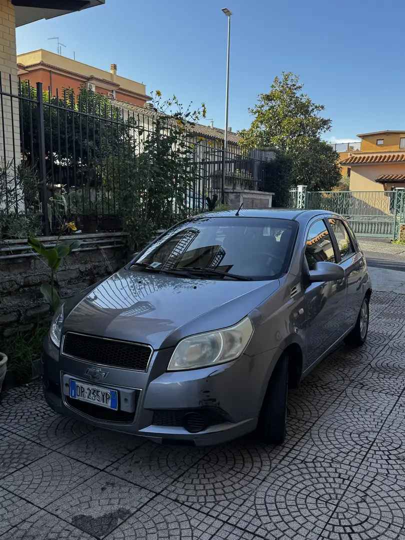 Chevrolet Aveo subufer nel portabagagli e aux - 1
