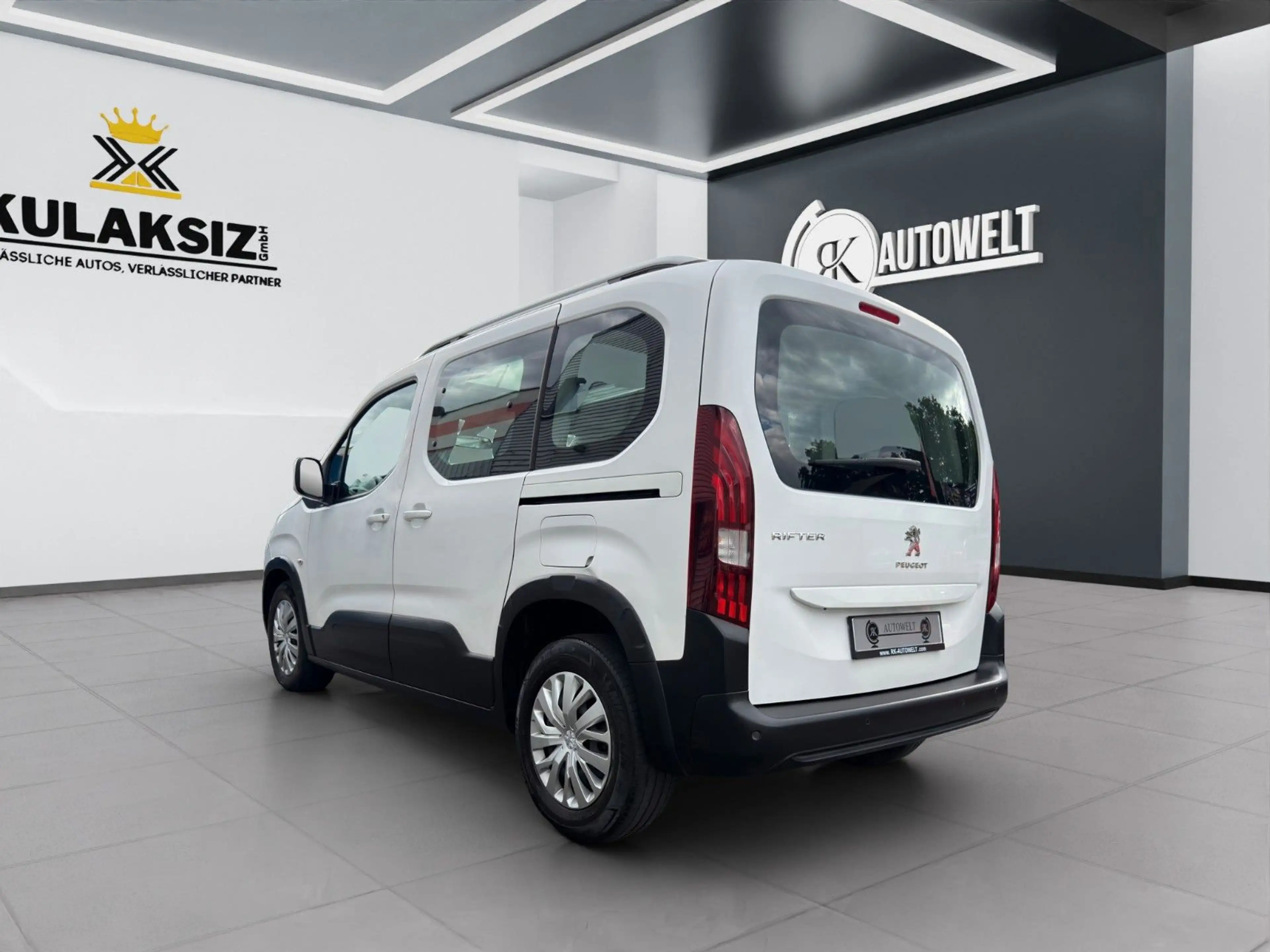 Peugeot Rifter 1.5 Blue-HDi Active L1*PDC*ASSIST*PANO* — photo 3