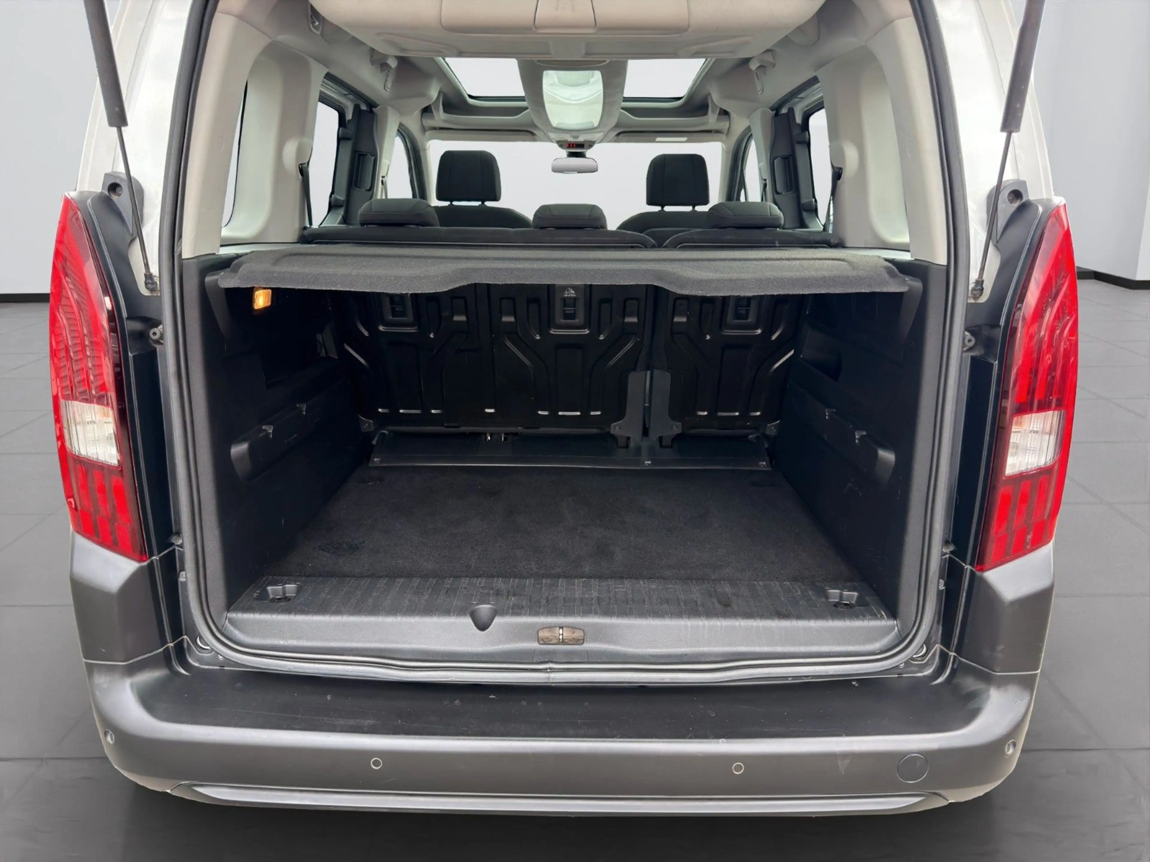 Peugeot Rifter 1.5 Blue-HDi Active L1*PDC*ASSIST*PANO* — photo 14