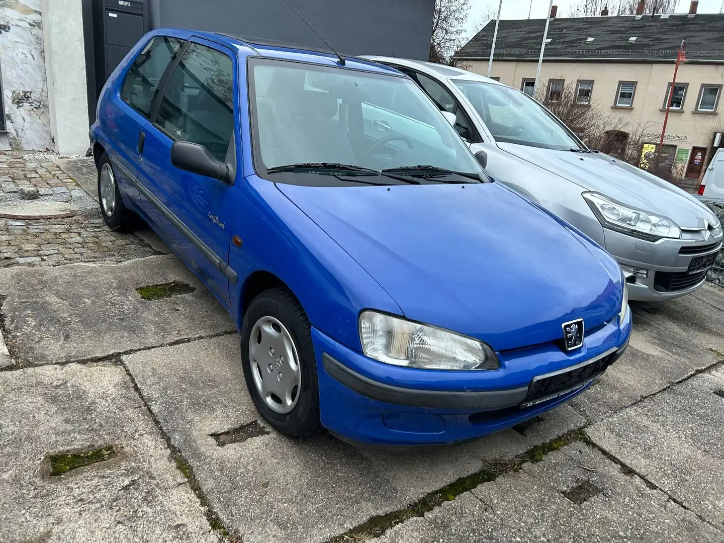Peugeot 106 1,6i Automatik 17.900km Blau - 1