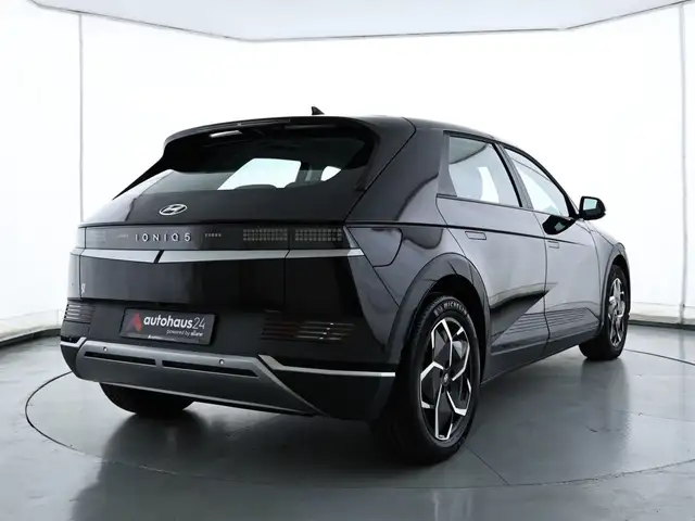 Hyundai Ioniq 5 view 5