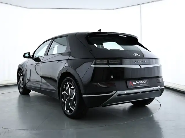 Hyundai Ioniq 5 view 4