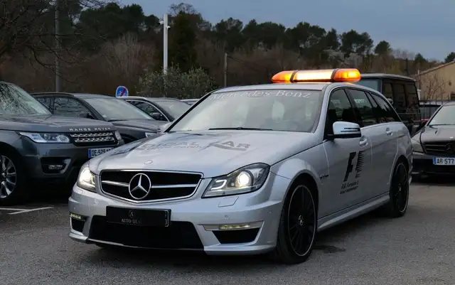 Mercedes-Benz C 63 AMG Mercedes C63 AMG V8 W204 457 CH Break | Réplique Medical Car F1