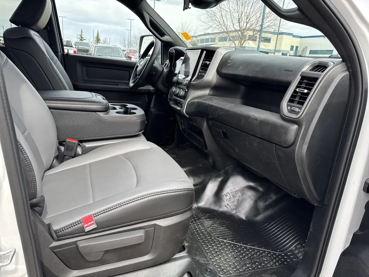 RAM 2500 снимка RAM 2500