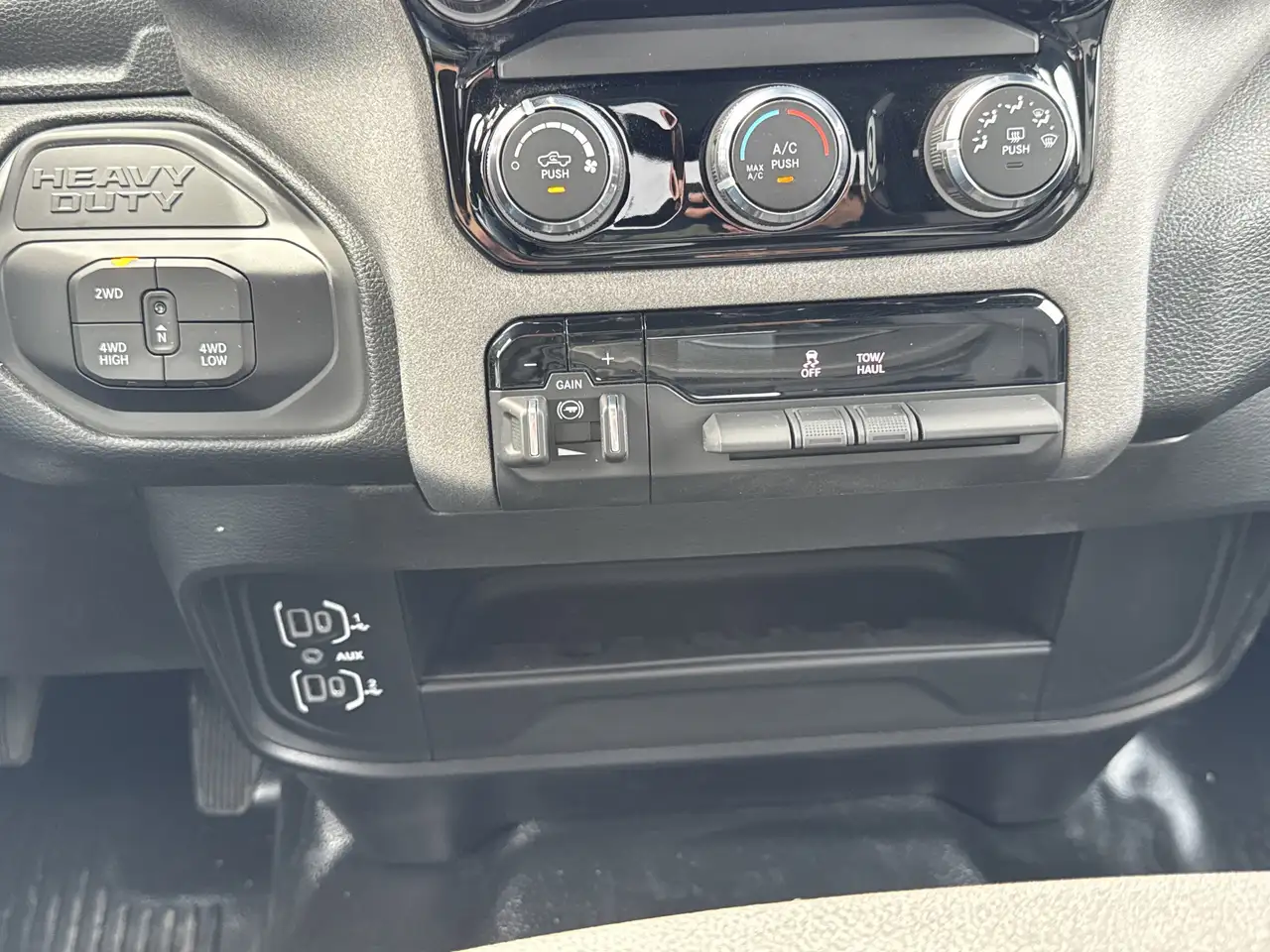 RAM 2500 снимка RAM 2500