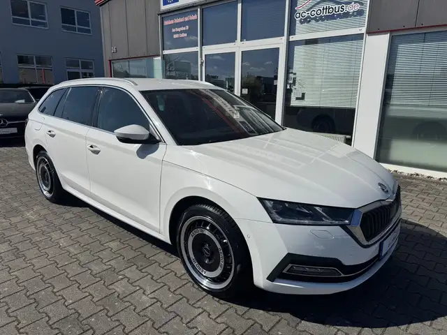 Skoda Octavia Combi 1.4 Style iV WT HeadupLED ACC Voll