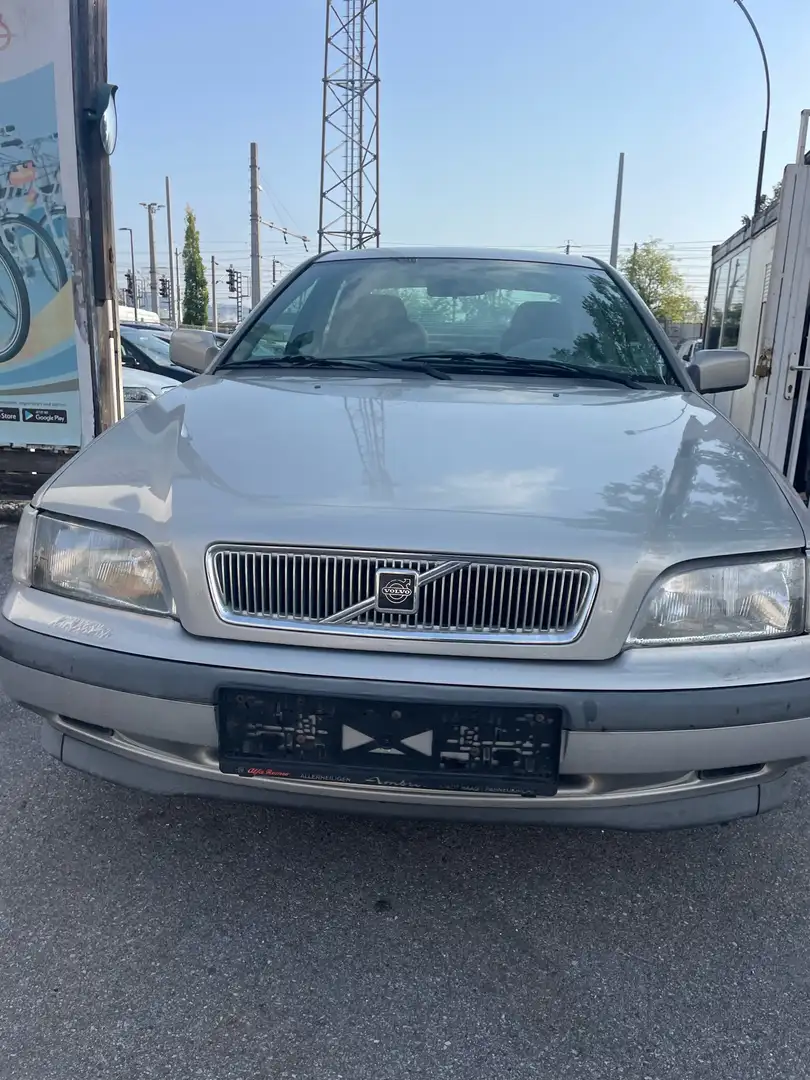 Volvo S40 1,8-16V Klassik Aut. Grau - 1