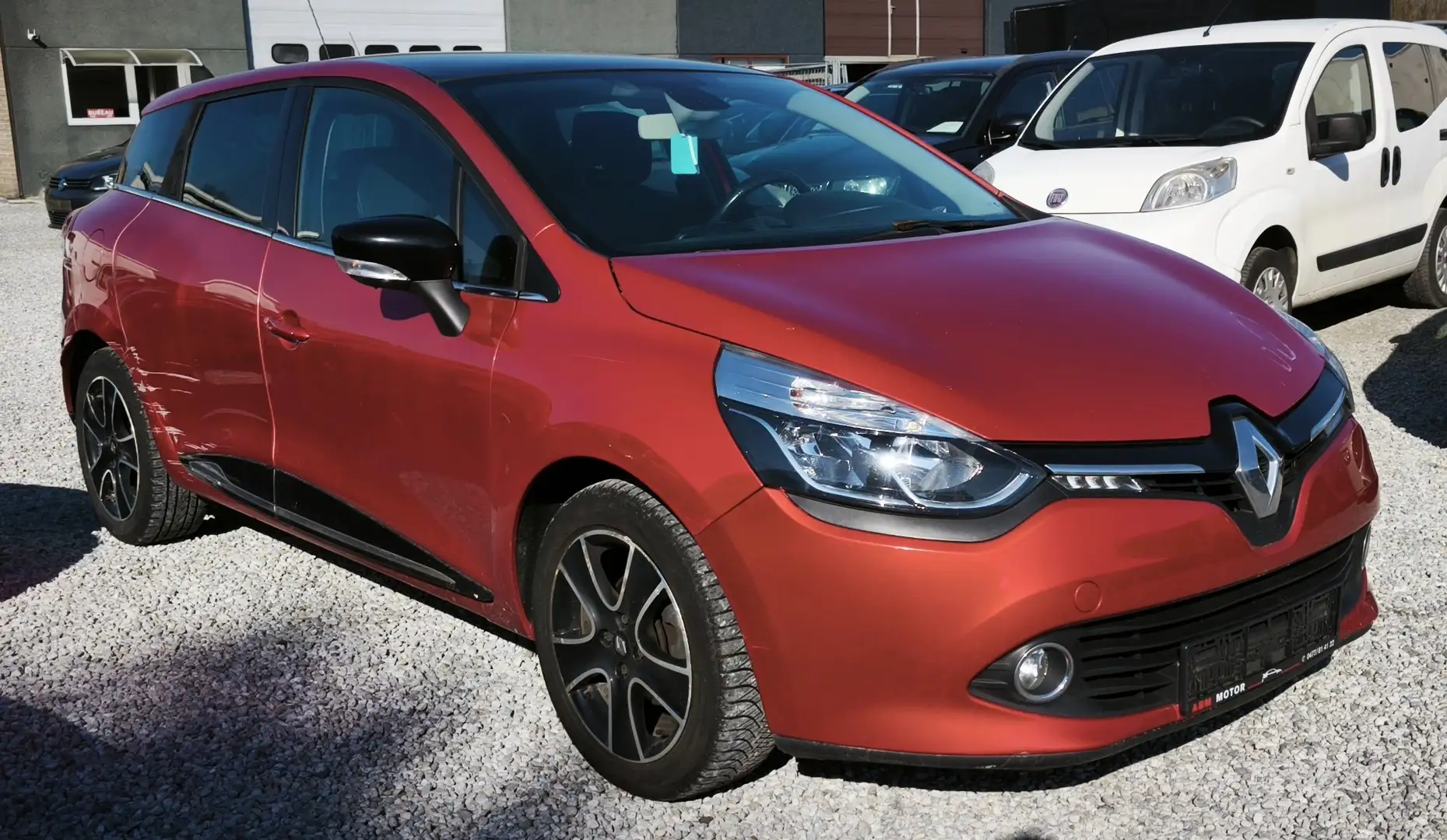 Renault Clio Break_1.5 DCi(90CH)_10/2013💢EUR.5_EQUIP💢 Rot - 1