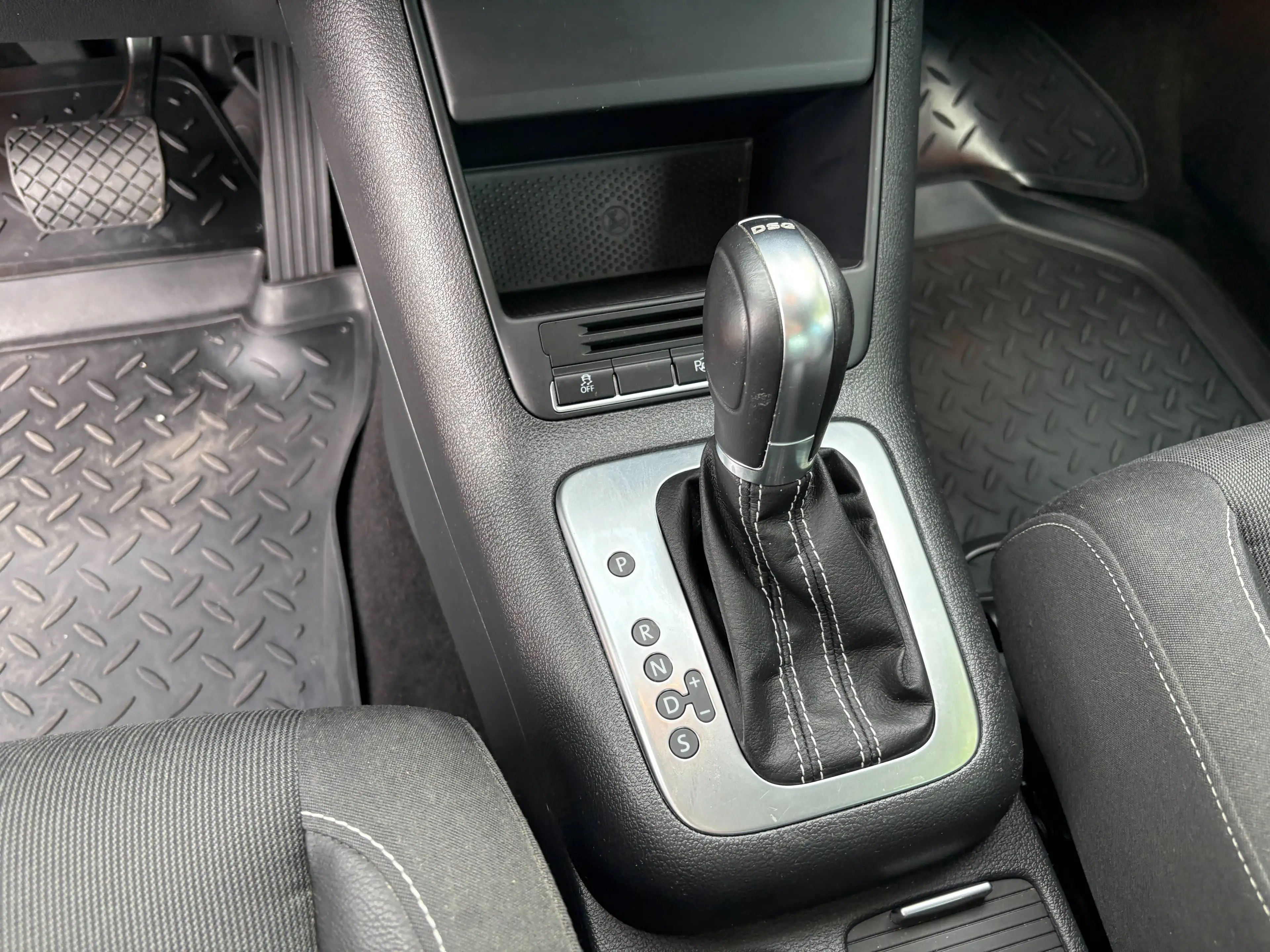 Volkswagen Golf Plus Trendline aus 2.Hand+Scheckheftgepf.+Automatik — photo 9