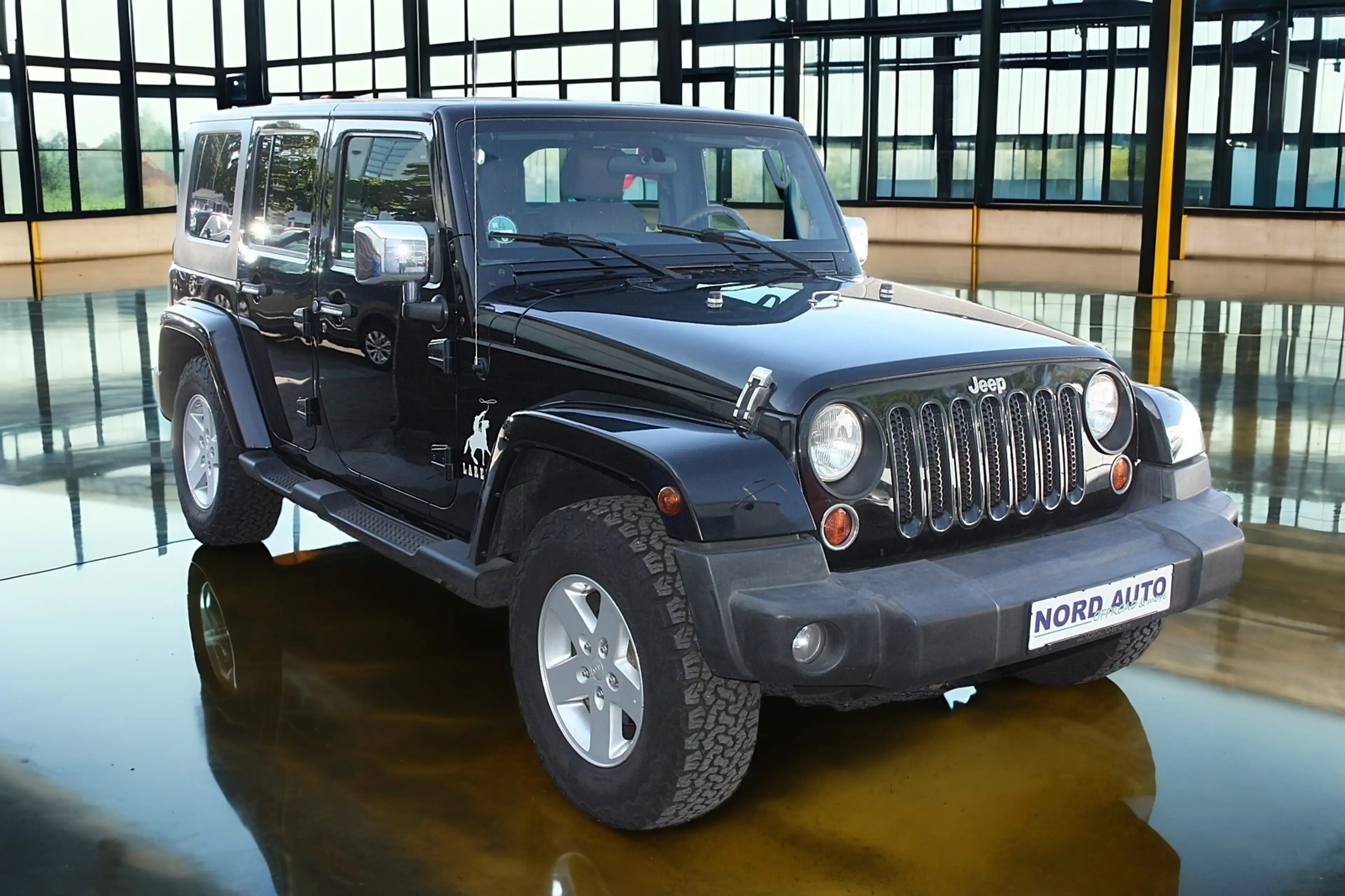 Jeep Wrangler 2.8 Crdi SAHARA Auto/Leder/Navi/Kam/Ahk — photo 4