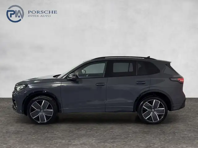 Volkswagen Tiguan view 3