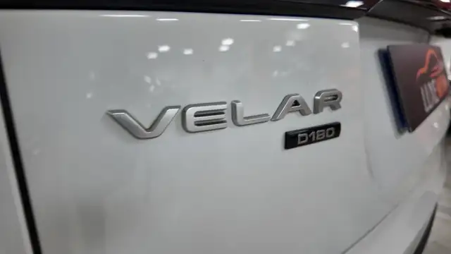 Land Rover Range Rover Velar view 14