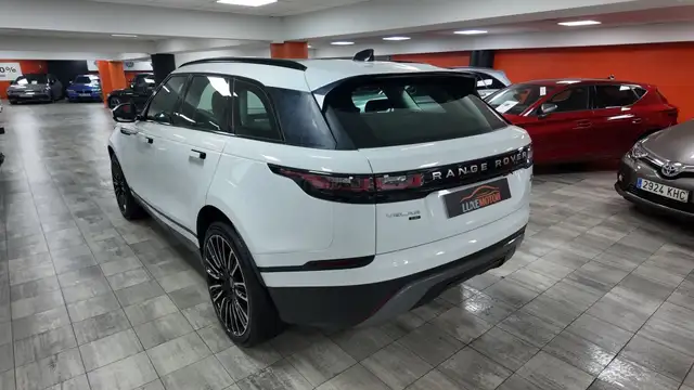 Land Rover Range Rover Velar view 4
