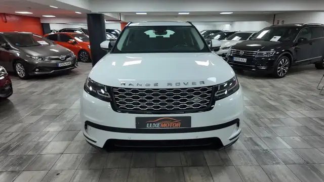Land Rover Range Rover Velar view 2