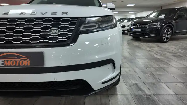 Land Rover Range Rover Velar view 9