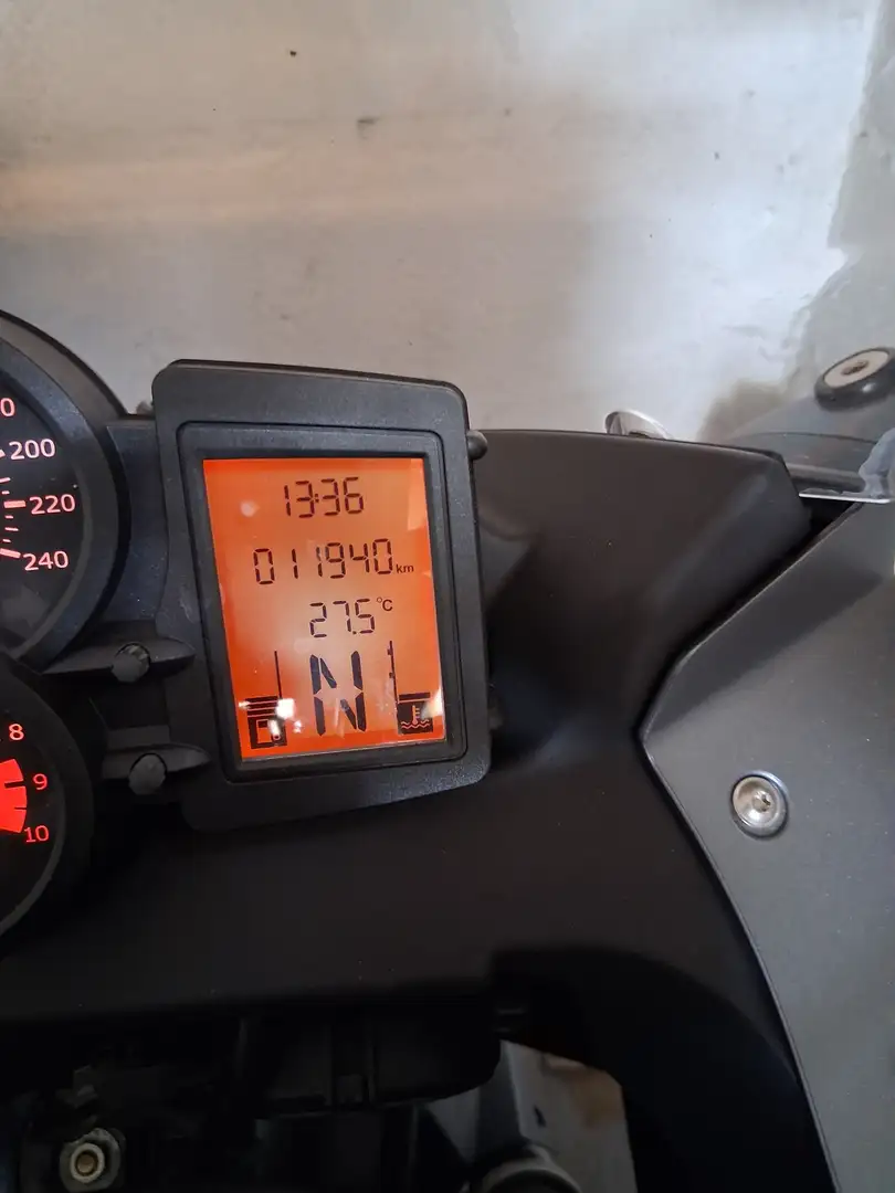 BMW F 800 ST Srebrny - 2