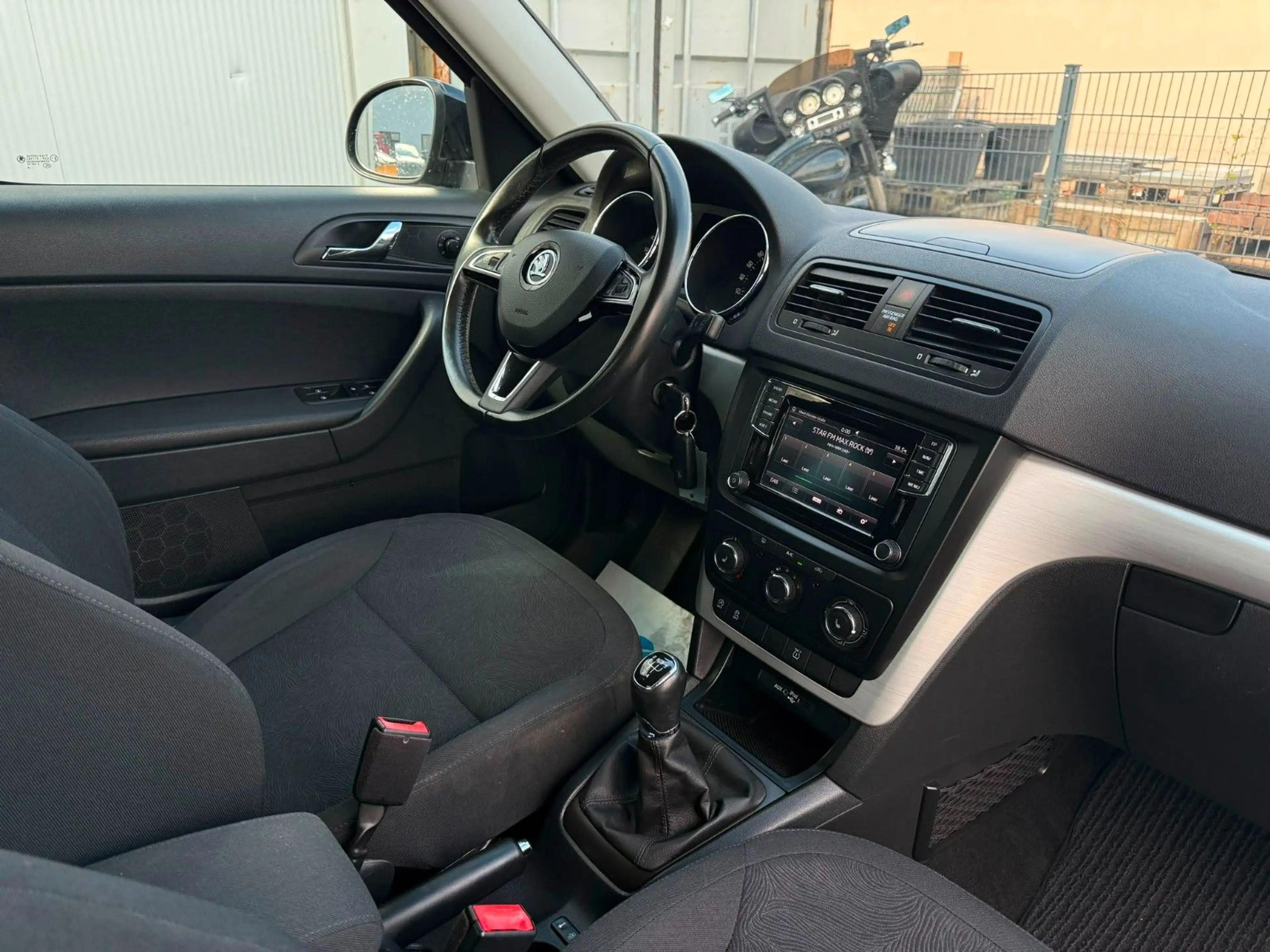 Skoda Yeti Ambition — photo 13
