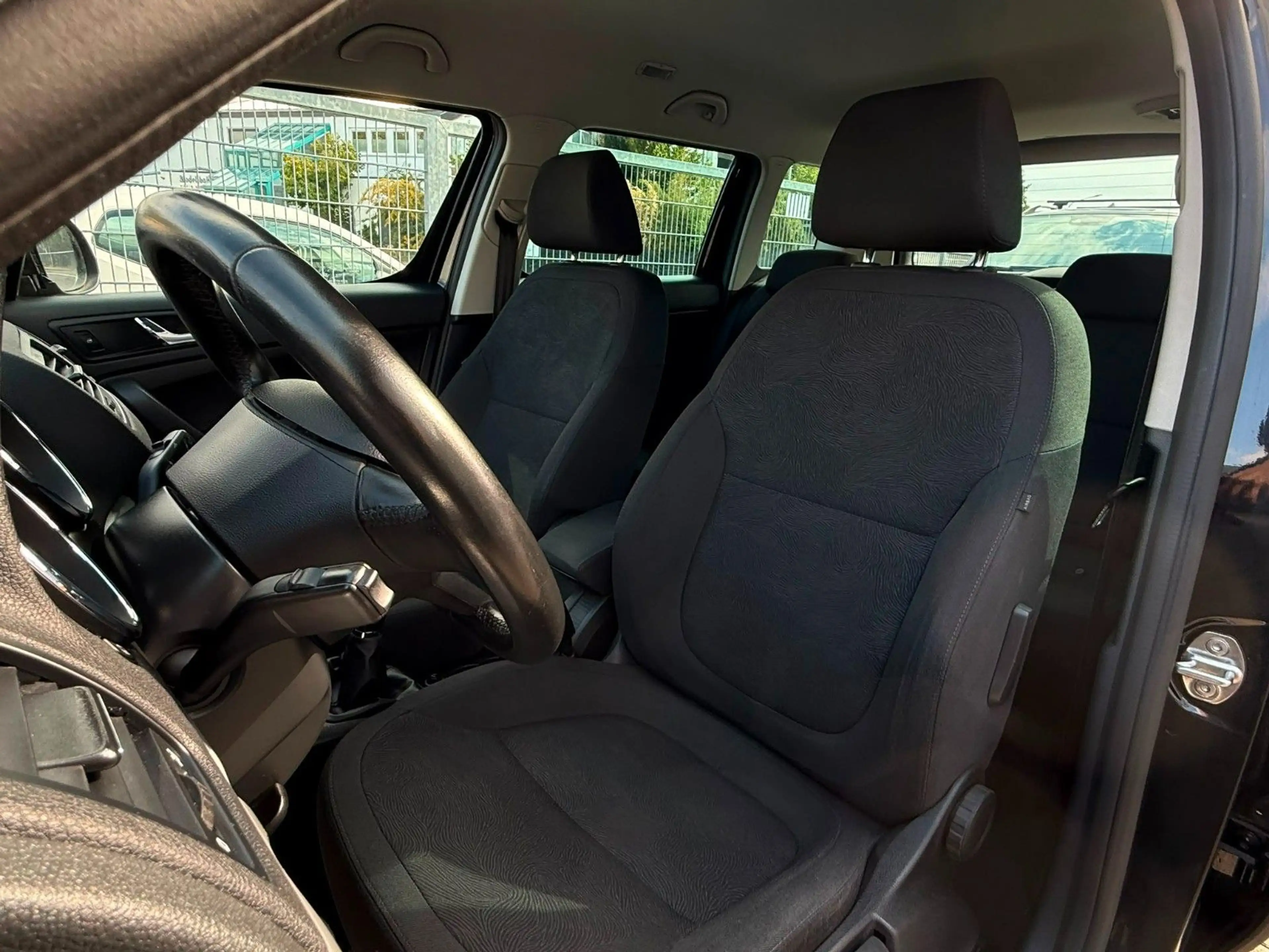 Skoda Yeti Ambition — photo 8