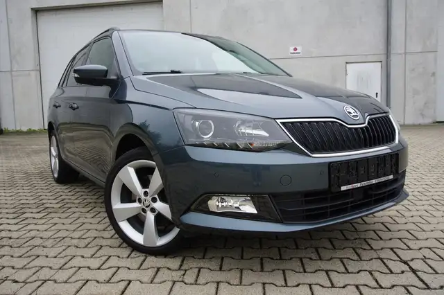 Skoda Fabia Combi 1.0TSI Navi/MirrorLi SHZ PDC 1.Hand