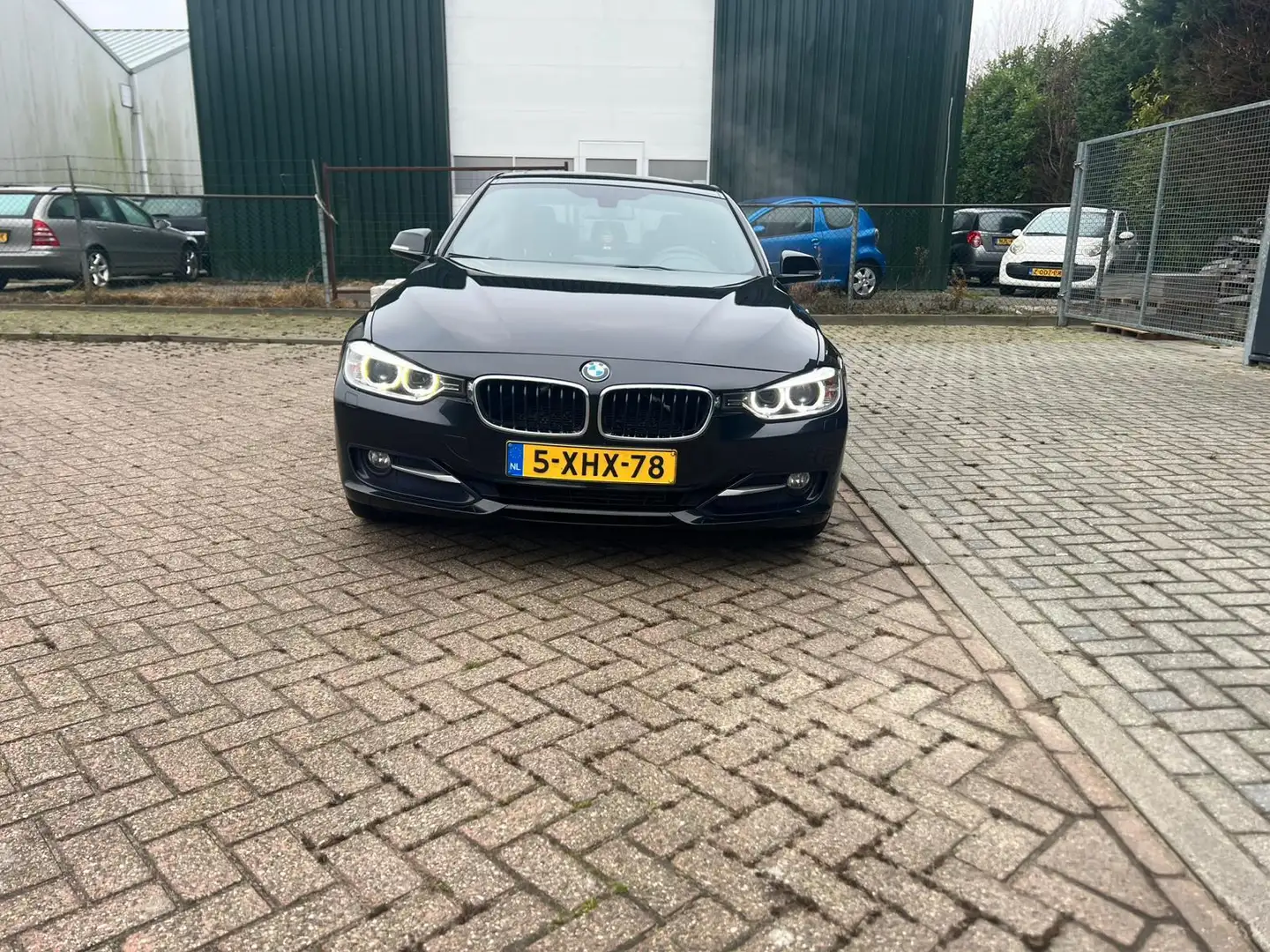 BMW 316 3-serie 316i High Executive M Sport Pakket Airco N Schwarz - 2