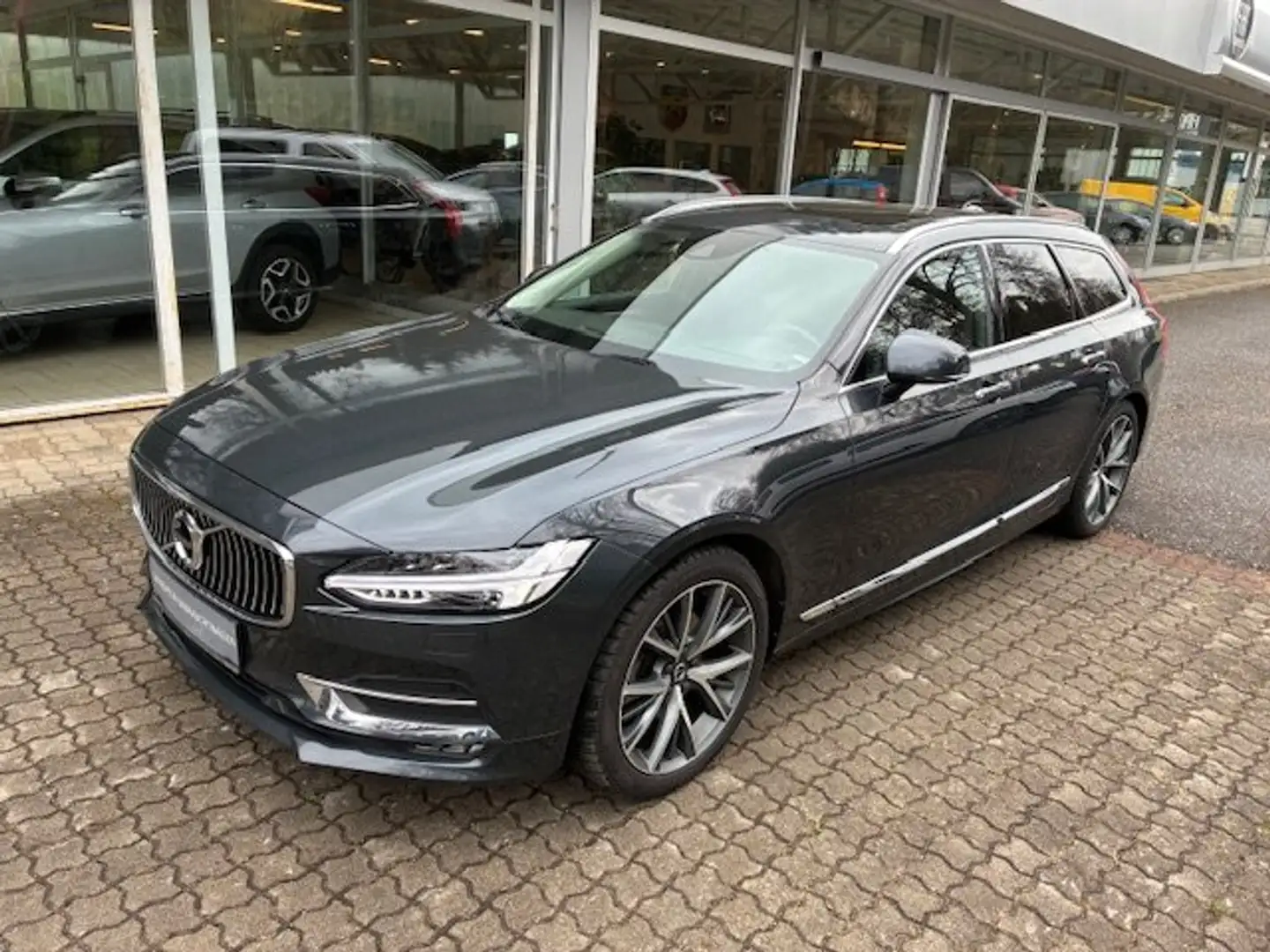 Volvo V90 D4 Inscription Geartronic Grau - 2