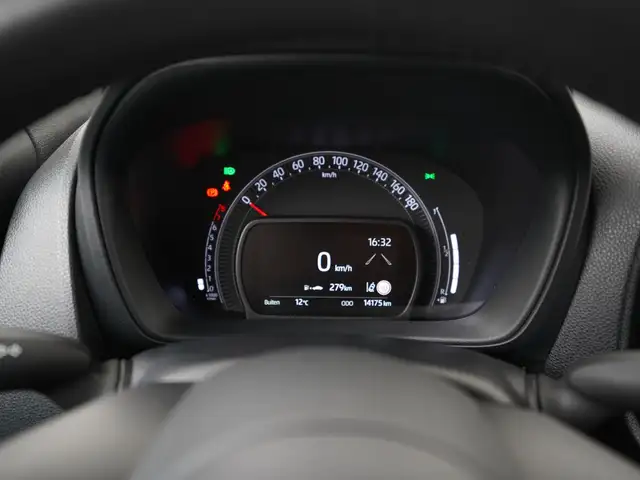 Toyota Aygo X view 9
