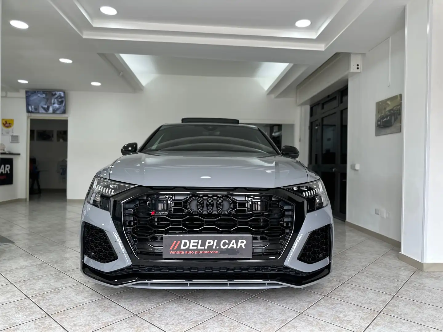 Audi RS Q8 Grey - 1
