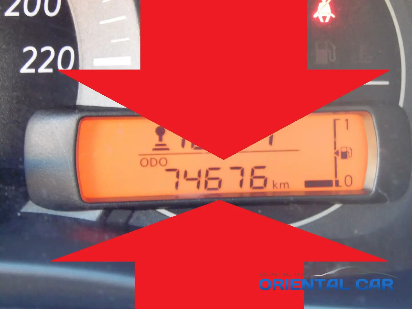 Nissan Micra 1.2 80cv Tekna CON SOLO 74.000 km. Schwarz - 2