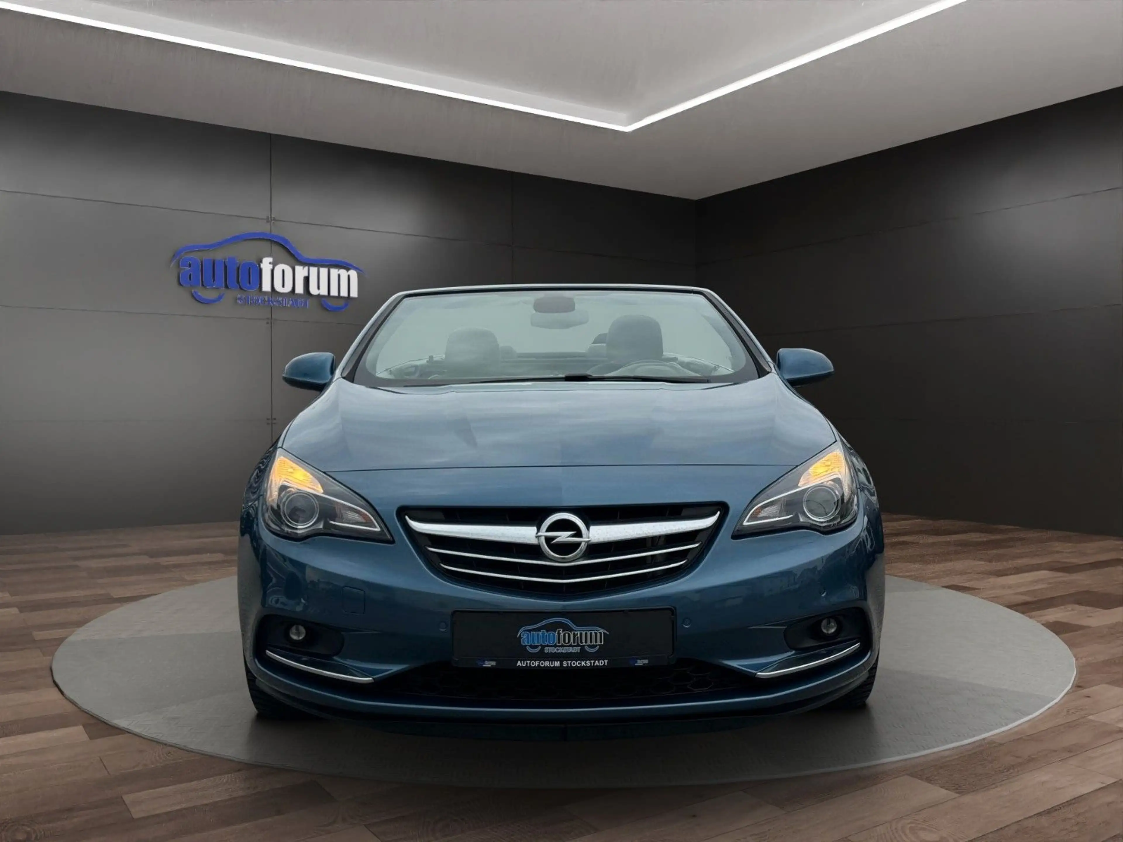 Opel Cascada Innovation ecoFlex BI-XENON°NAVI°SHZ°PDC — photo 2