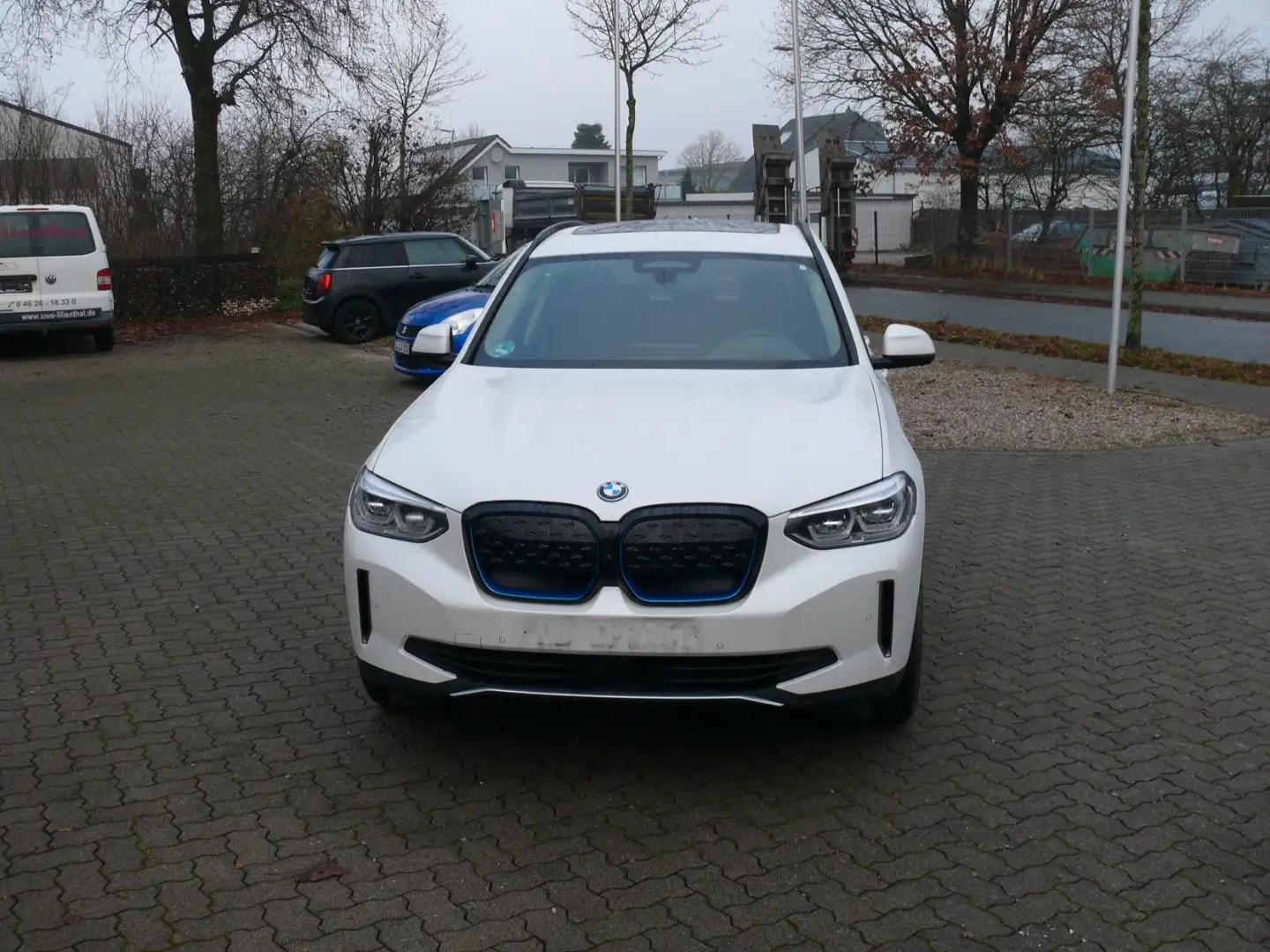BMW iX3 Impressive AHK Drive Recorder Weiß - 2