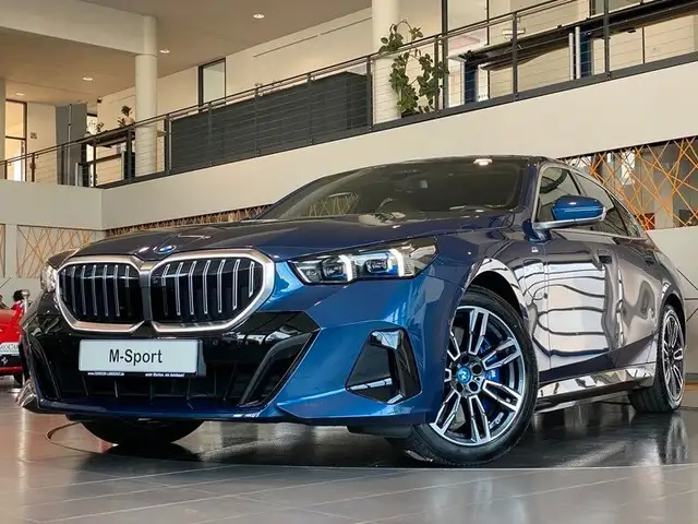 BMW 550 e Lim xDr. M-Sport SurrView Sbel HUD AHK ACC