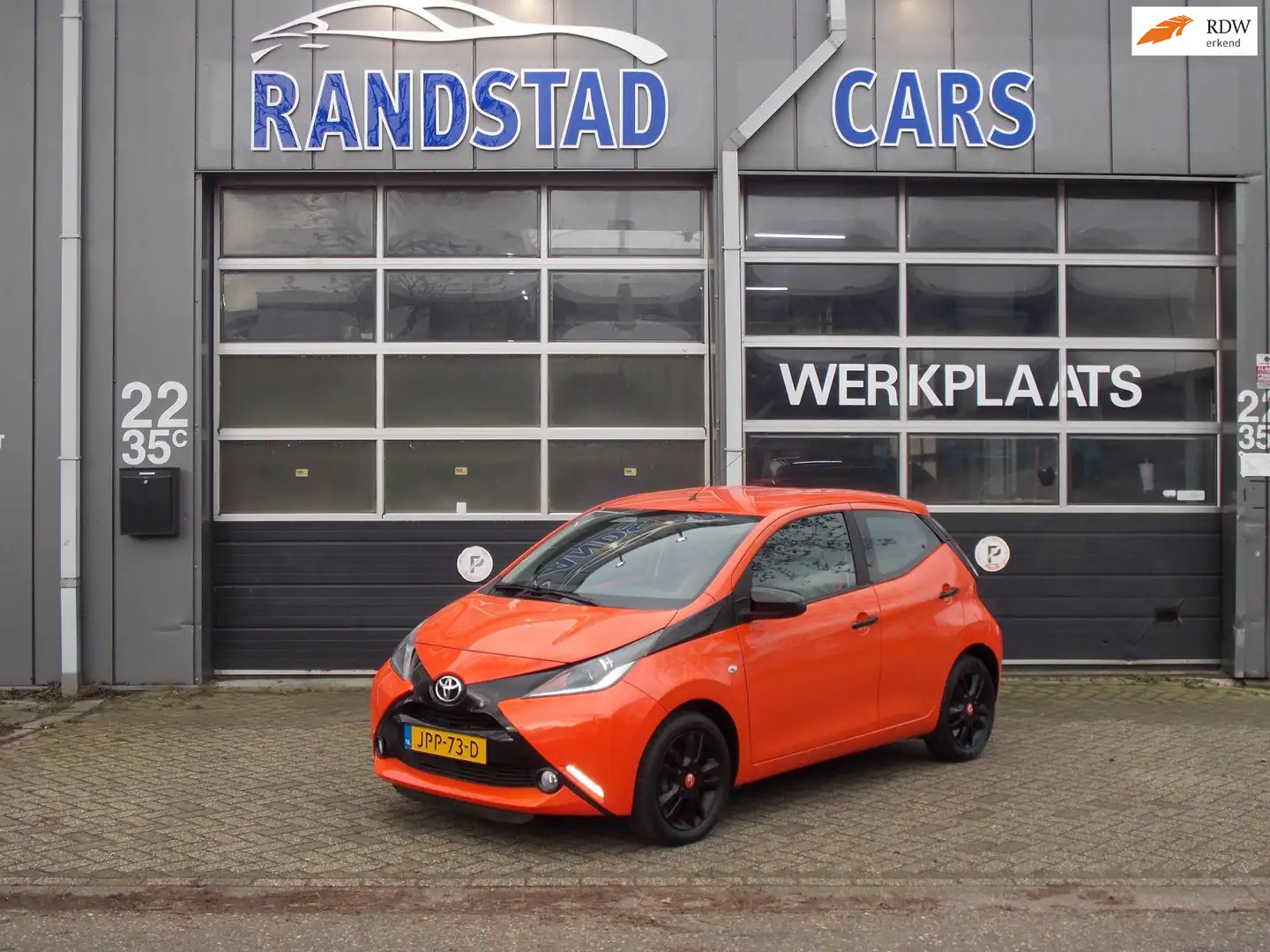 Toyota Aygo 1.0 VVT-i x-cite Camera Airco Elek Pakket 5Deurs 2 Orange - 1