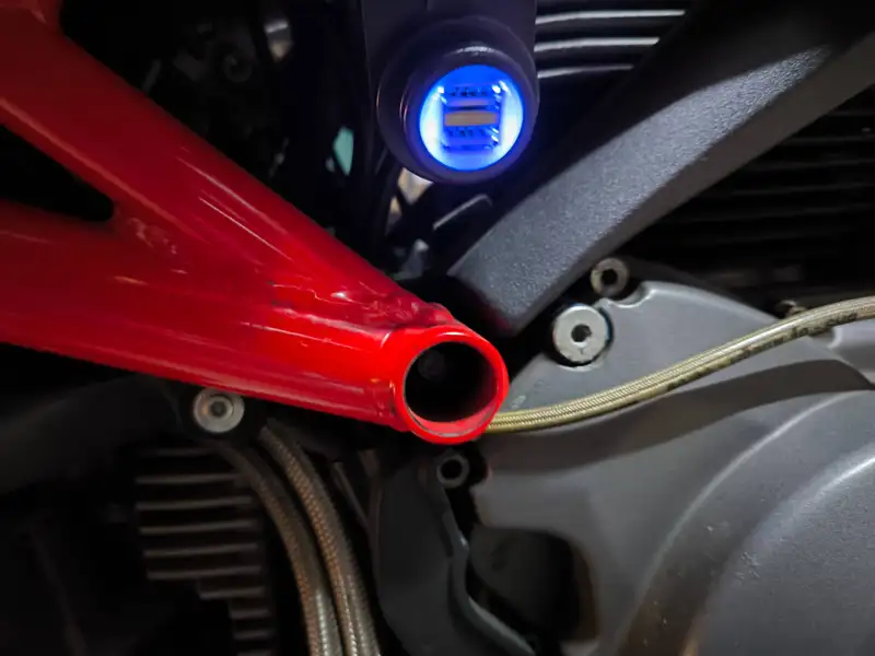 Ducati Monster 937 - foto 5
