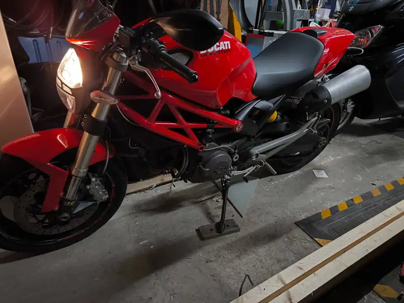 Ducati Monster 937 - foto 4