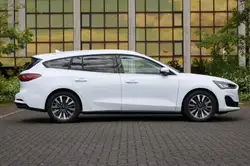 Ford Focus Titanium X AHK LED ACC RK Totwinkel