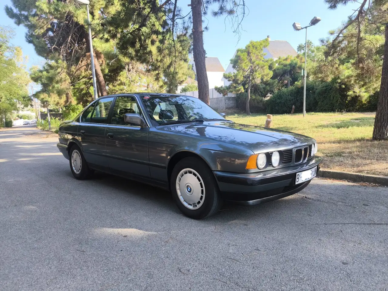 BMW 525i, foto 2