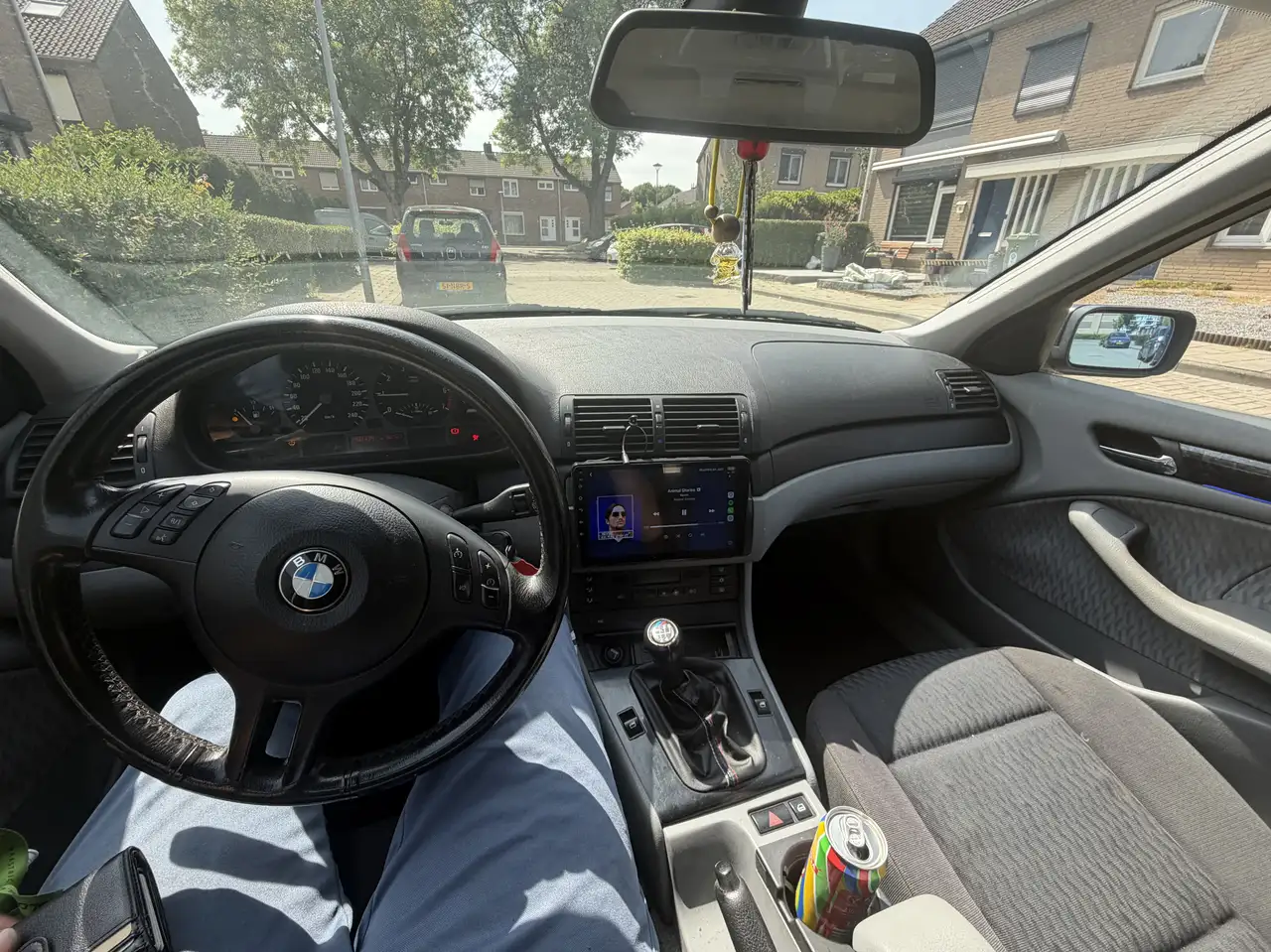 BMW 330 318i Executive, foto 2