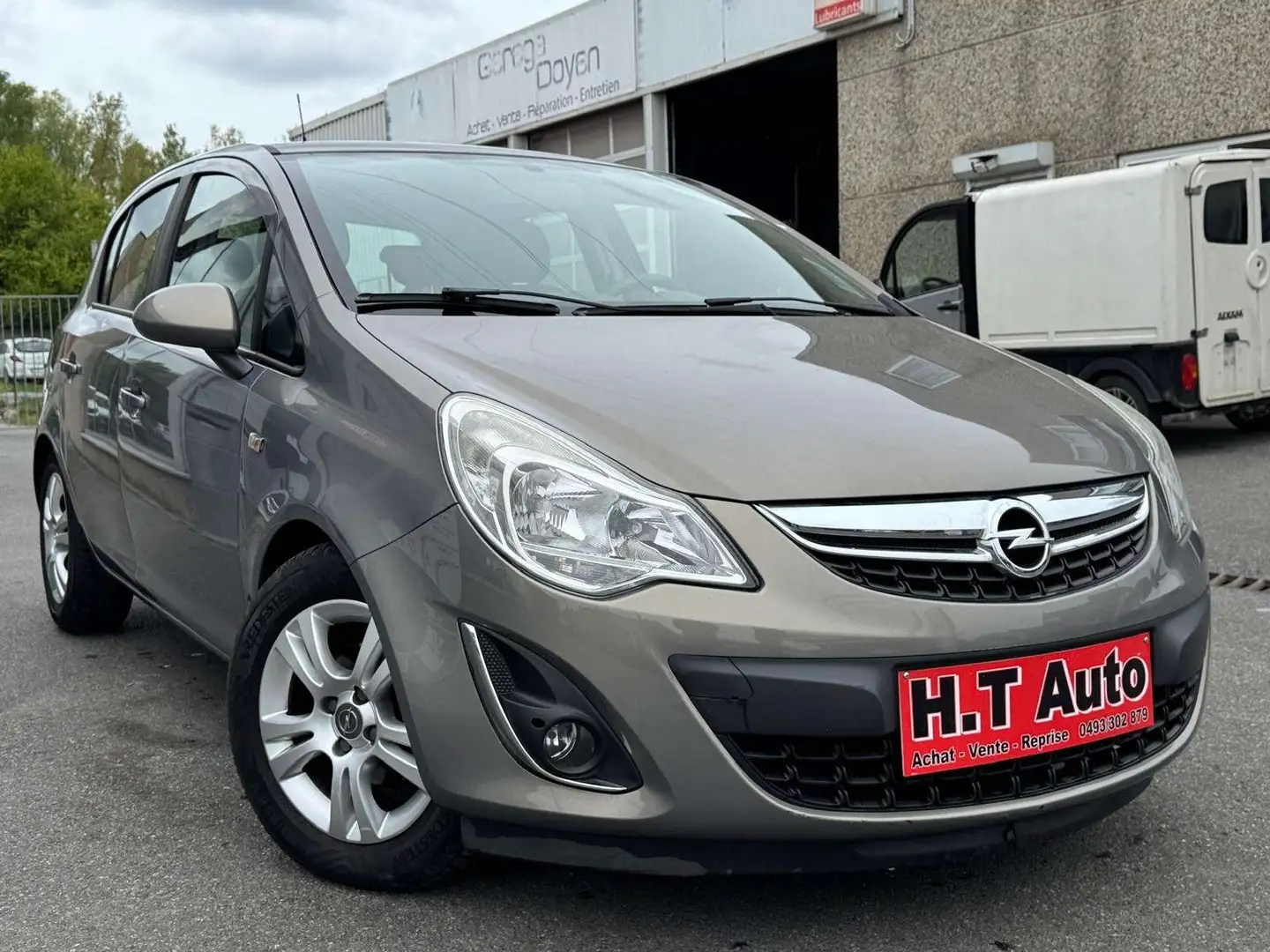 Opel Corsa 1.3 CDTi Enjoy DPF/Etat neuf/Airco/Euro 5 Beige - 2