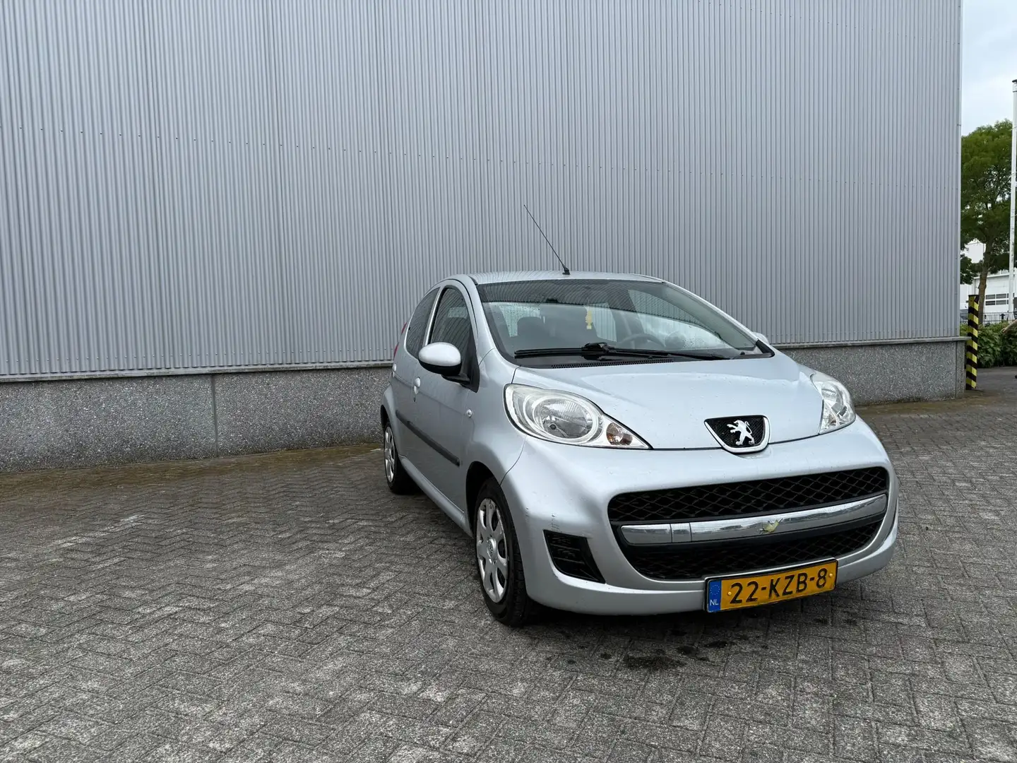 Peugeot 107 107 1.0-12V Sublime Airco, nieuw APK, Zilver - 2