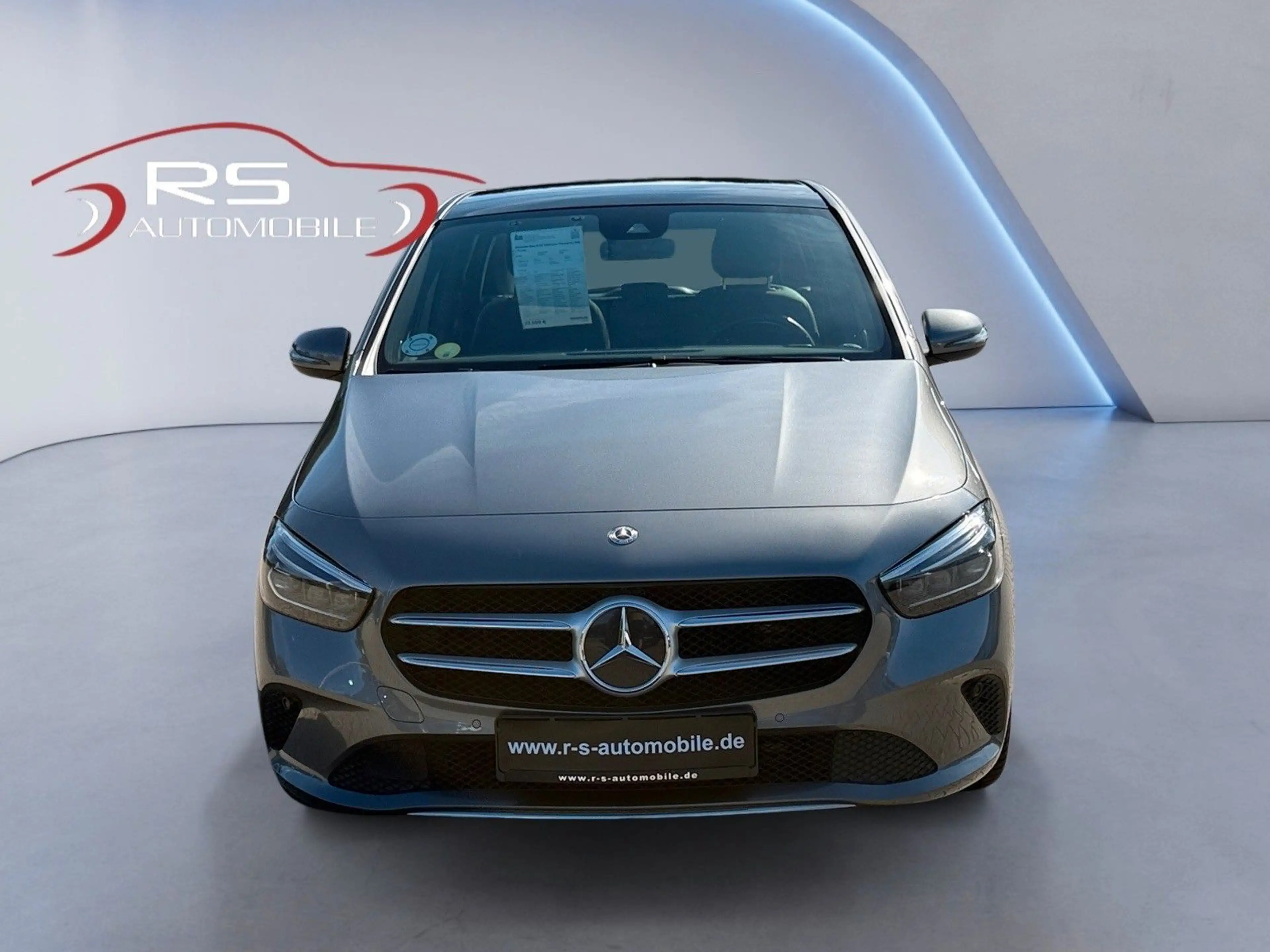 Mercedes-Benz B 220 AMG Line / Panorama / AHK / Virtual — photo 8