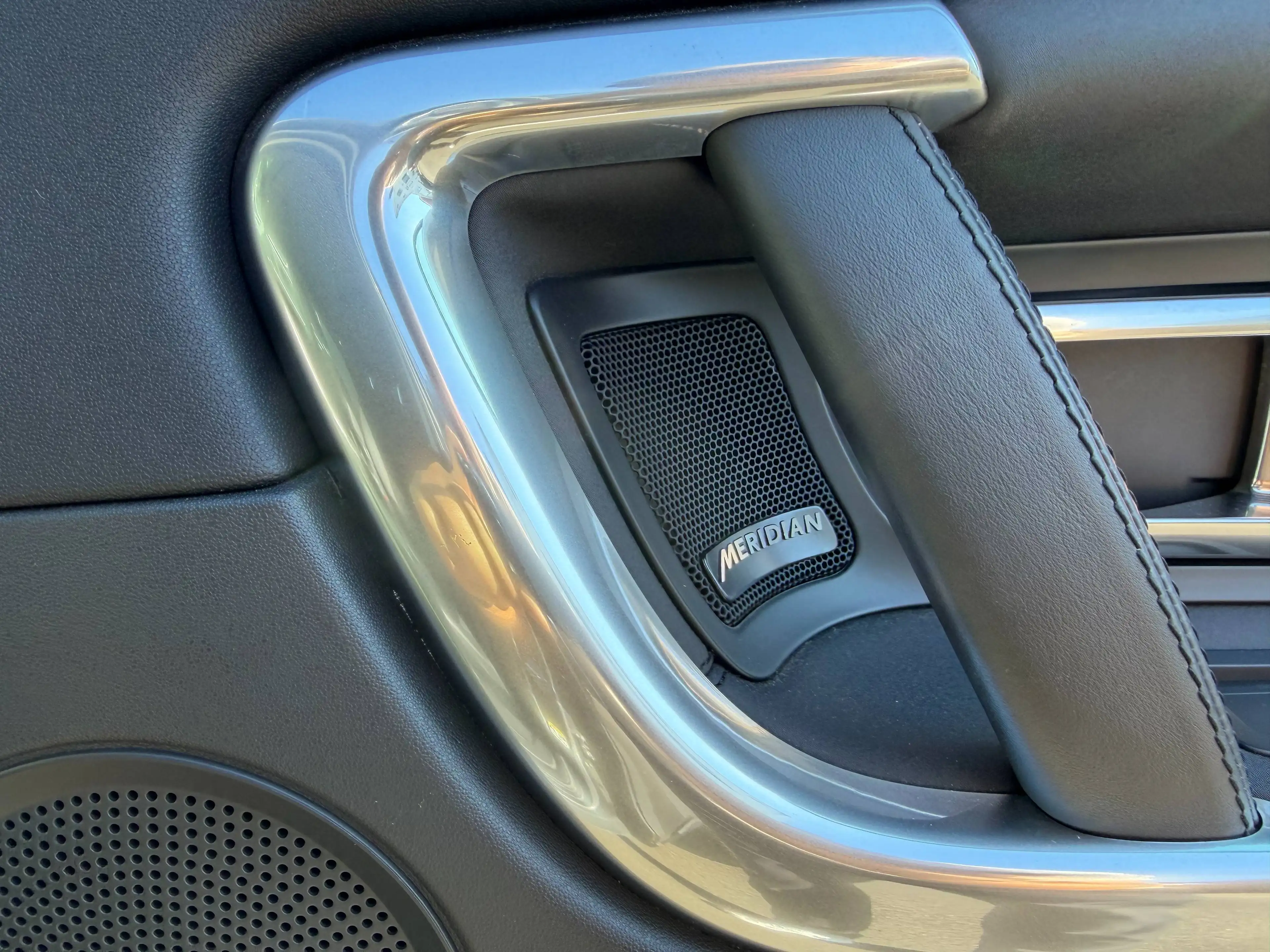 Land Rover Discovery Sport 2.0 HSE+BOITE AUTO+AIRCO+NAVI+CAMERA+CUIR+JANTES+EU 6B — photo 14