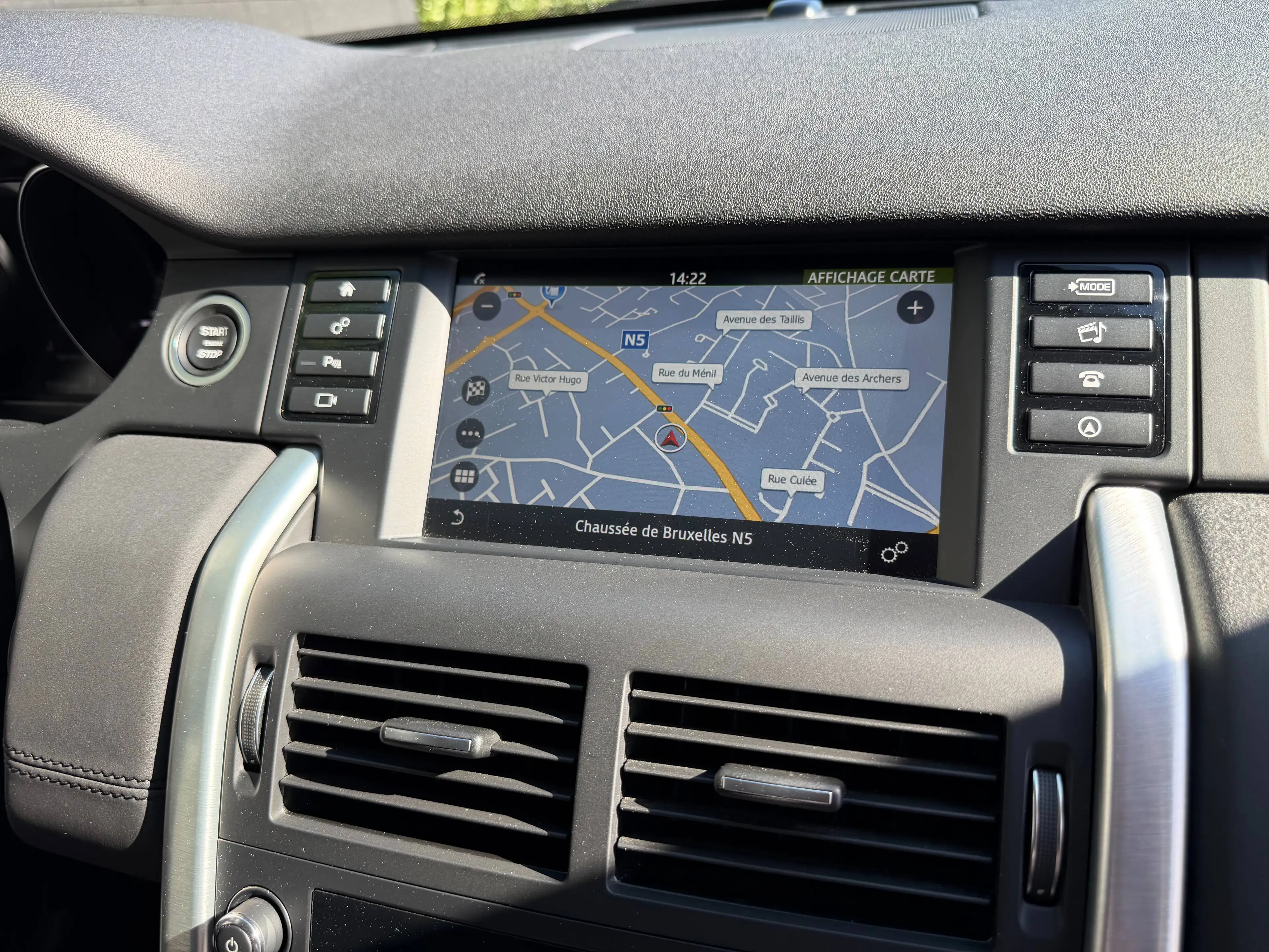 Land Rover Discovery Sport 2.0 HSE+BOITE AUTO+AIRCO+NAVI+CAMERA+CUIR+JANTES+EU 6B — photo 11