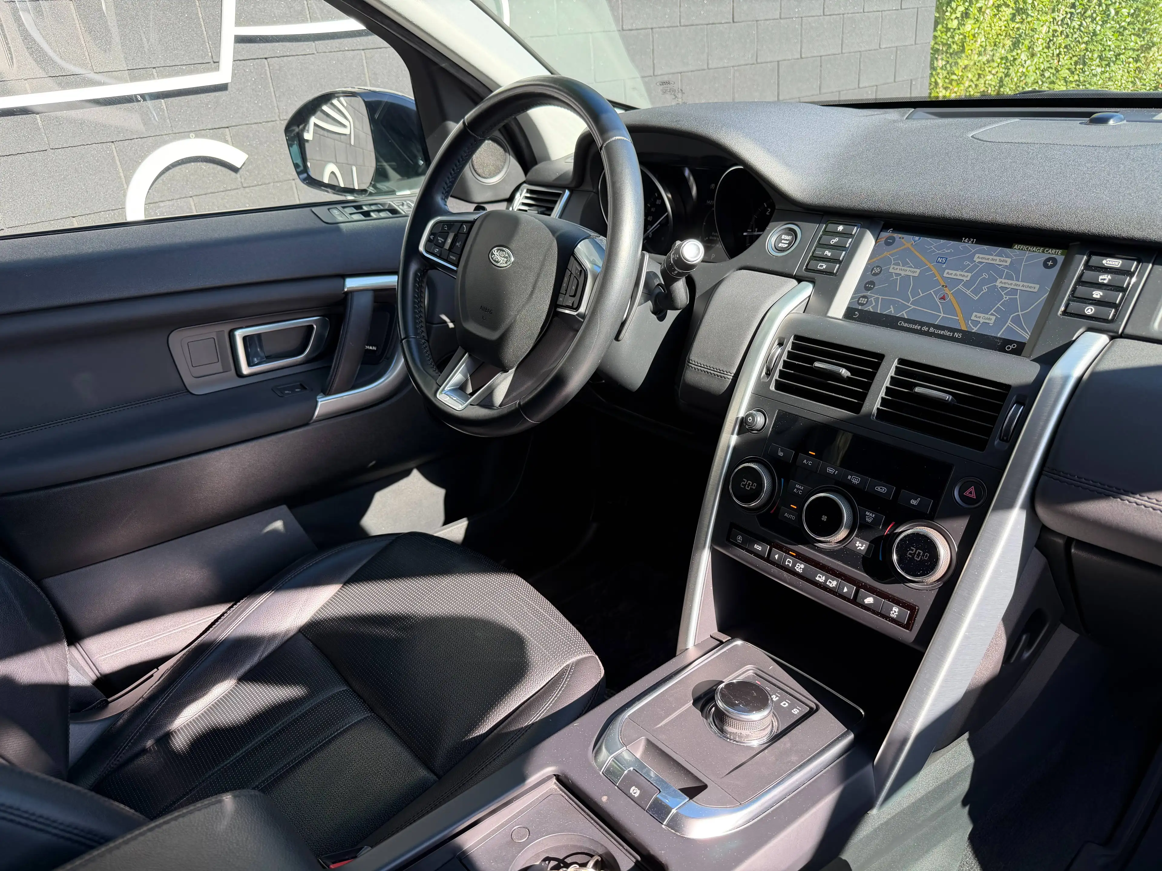 Land Rover Discovery Sport 2.0 HSE+BOITE AUTO+AIRCO+NAVI+CAMERA+CUIR+JANTES+EU 6B — photo 9