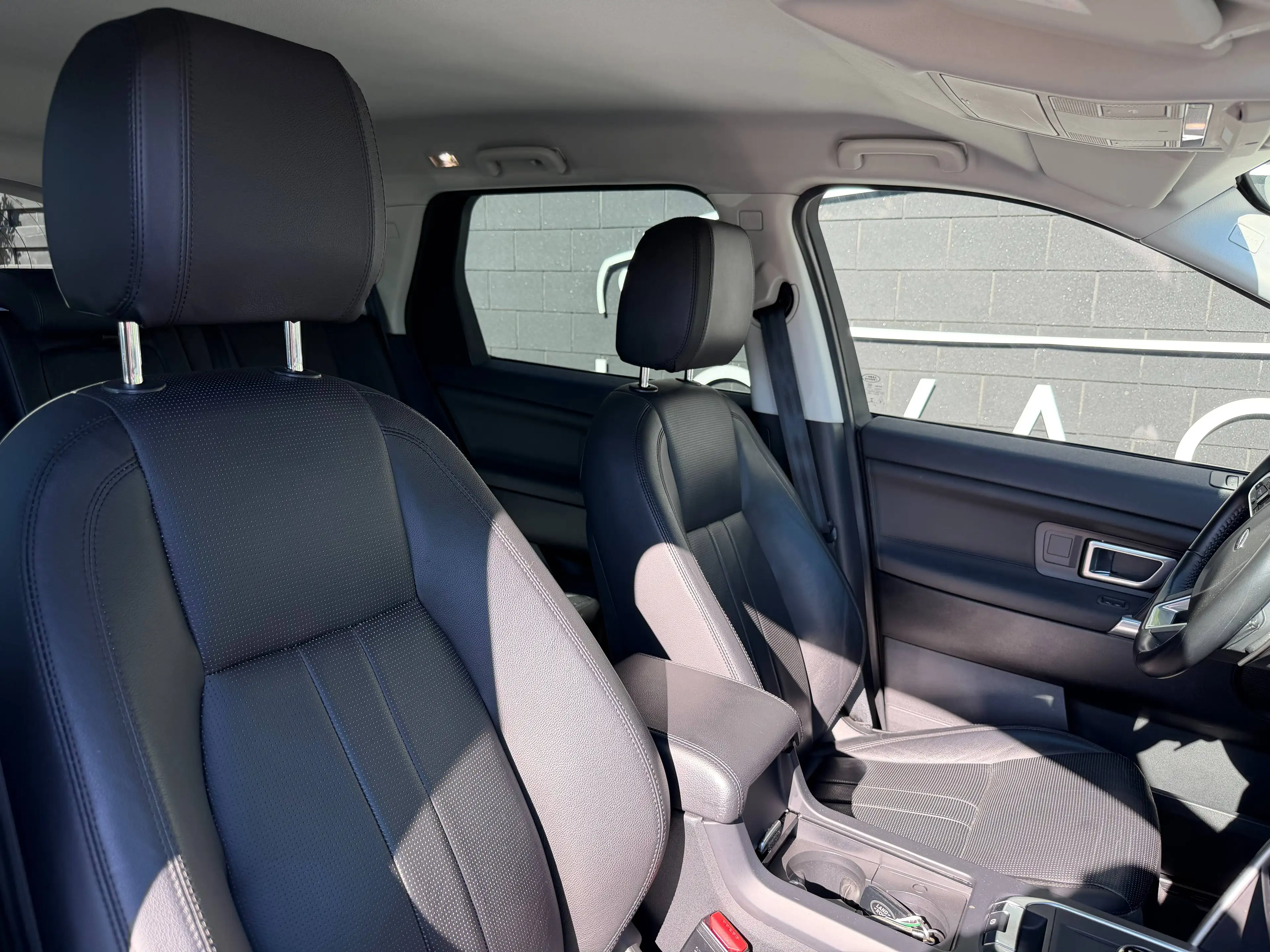 Land Rover Discovery Sport 2.0 HSE+BOITE AUTO+AIRCO+NAVI+CAMERA+CUIR+JANTES+EU 6B — photo 8
