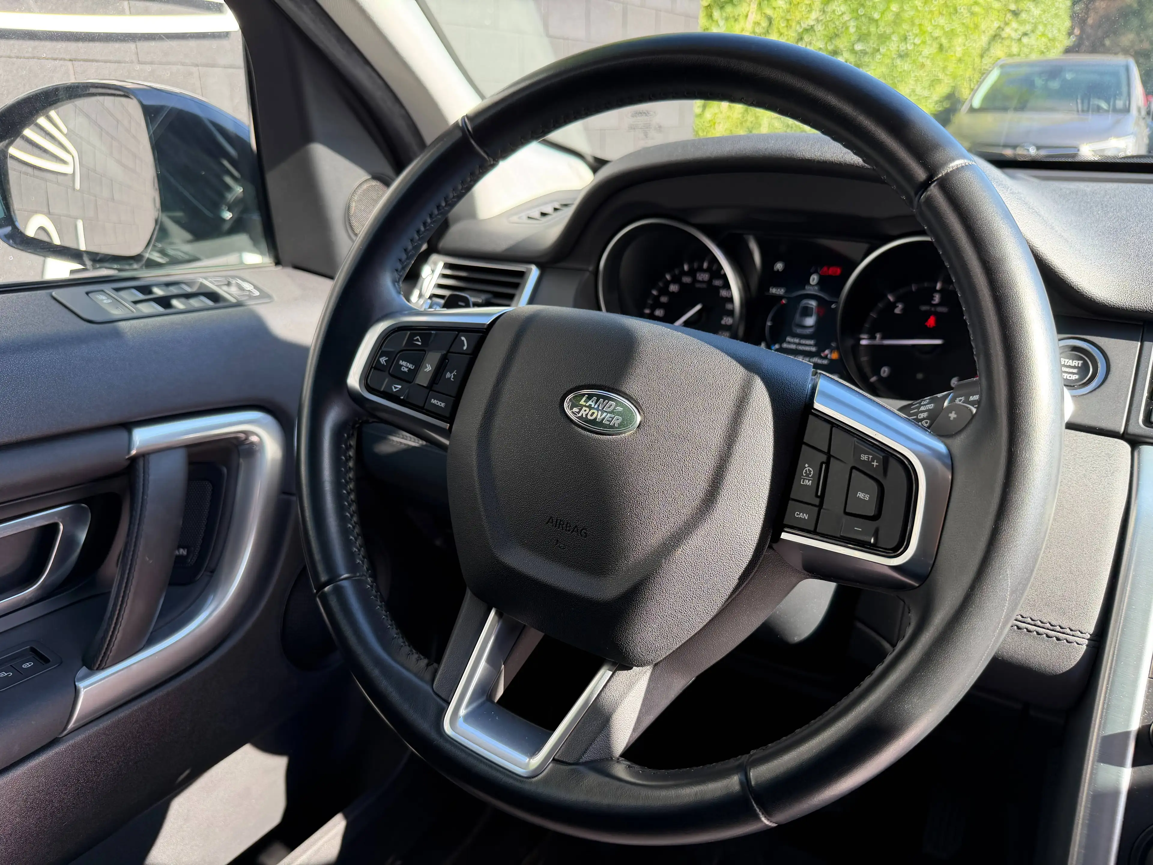 Land Rover Discovery Sport 2.0 HSE+BOITE AUTO+AIRCO+NAVI+CAMERA+CUIR+JANTES+EU 6B — photo 12