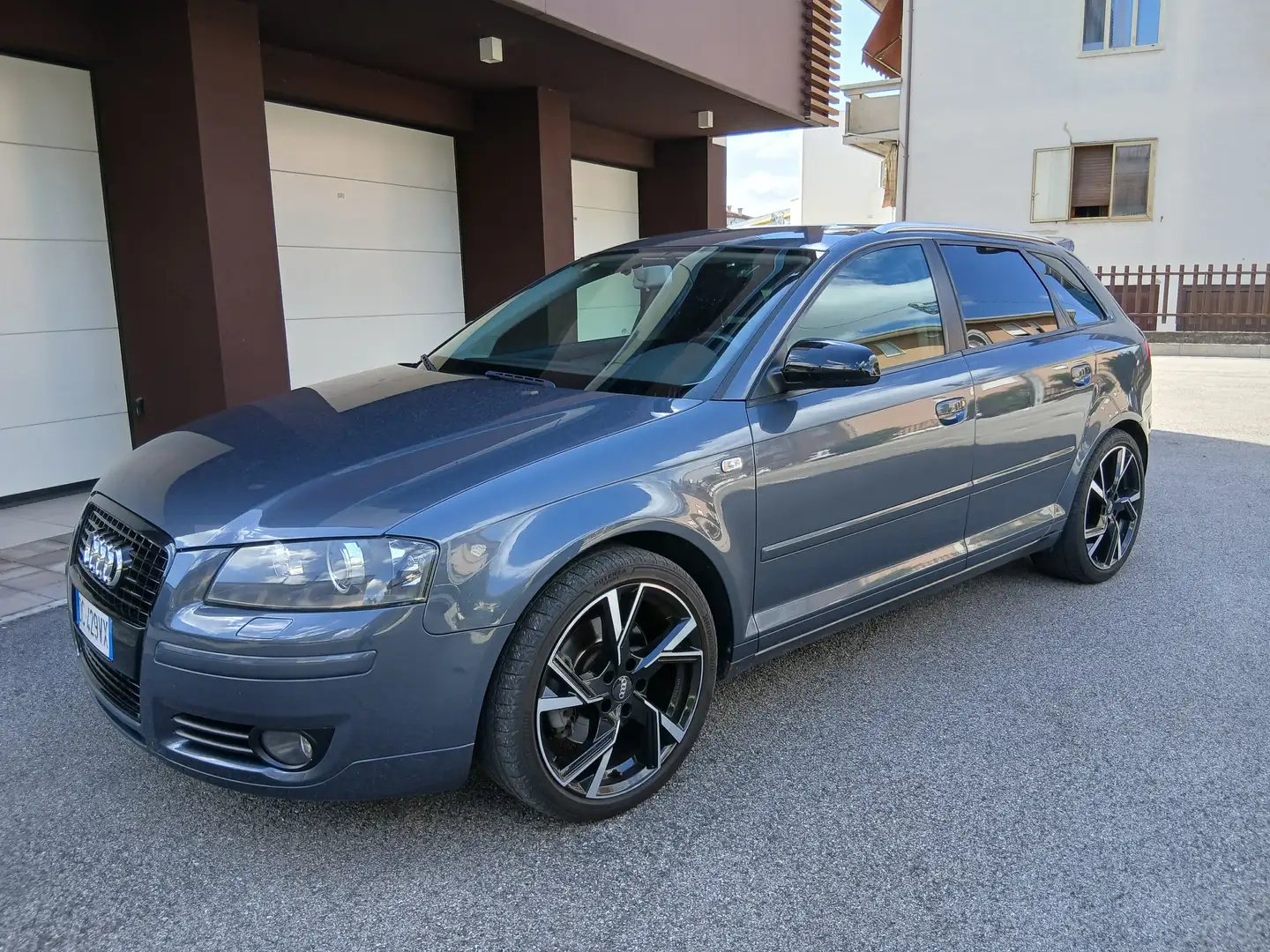 Audi A3 Sportback 2.0 tfsi Ambition s-tronic cerchi 18' Grigio - 1