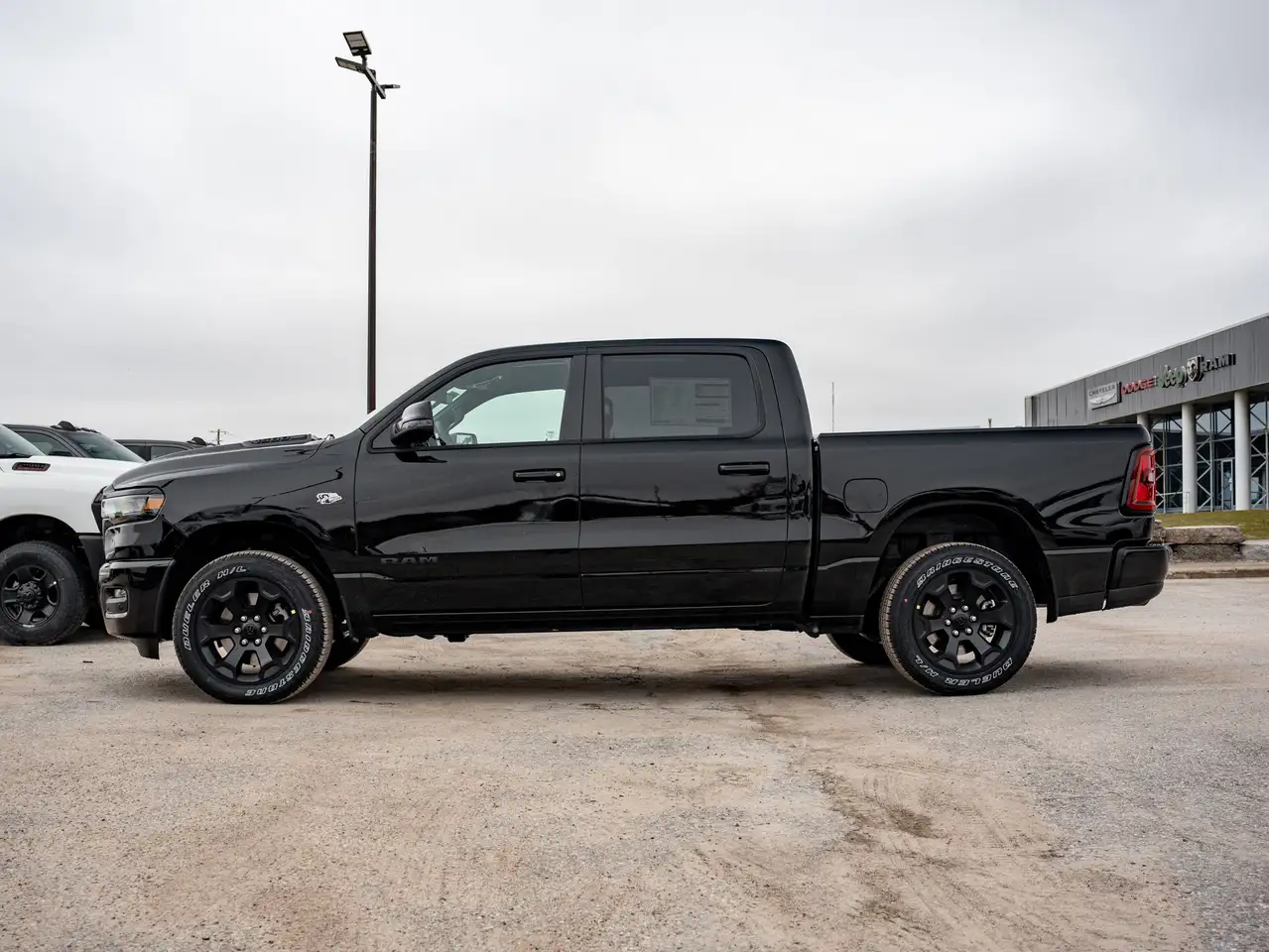 RAM 1500 снимка RAM 1500