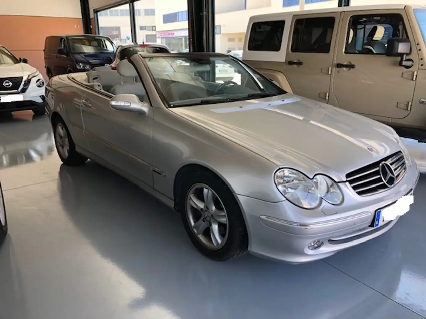 Mercedes-Benz CLK 200 Cabrio 320 siva - 1