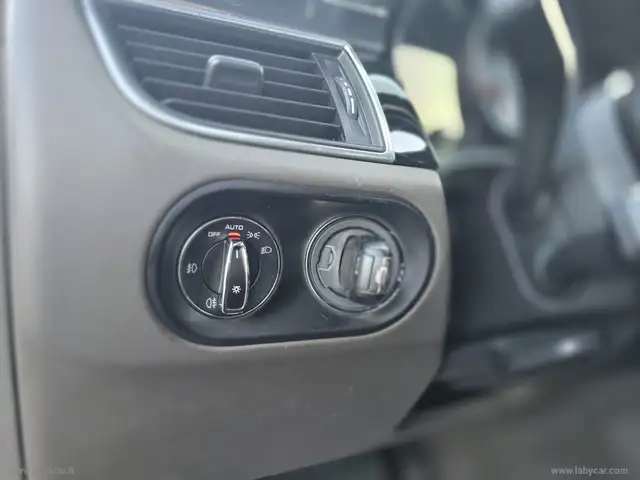 Porsche Macan view 10
